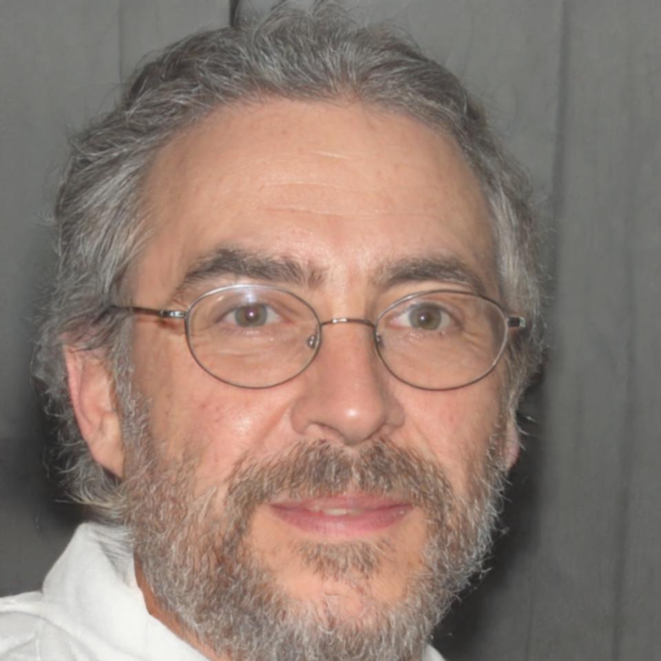 Retrato profesional de Adrià Montserrat